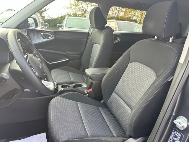 Used 2024 Kia Soul EX image 27