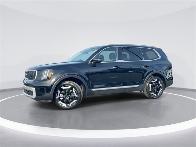 Used 2025 Kia Telluride EX w/ EX Captain's Chair Package image 1