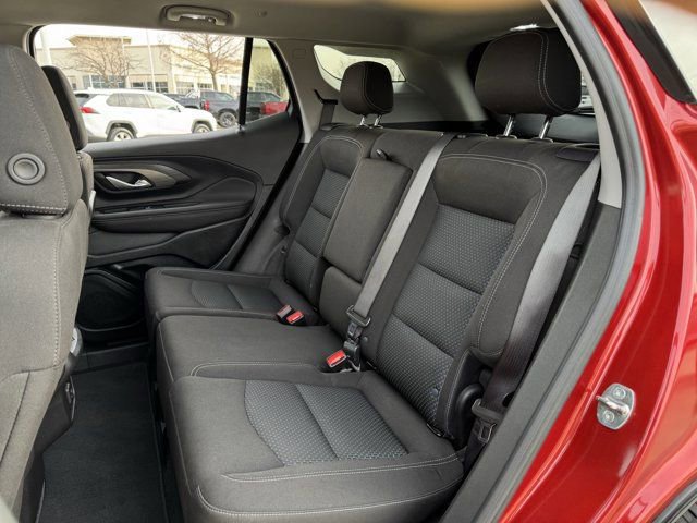 Used 2023 GMC Terrain SLE w/ Driver Convenience Package image 29