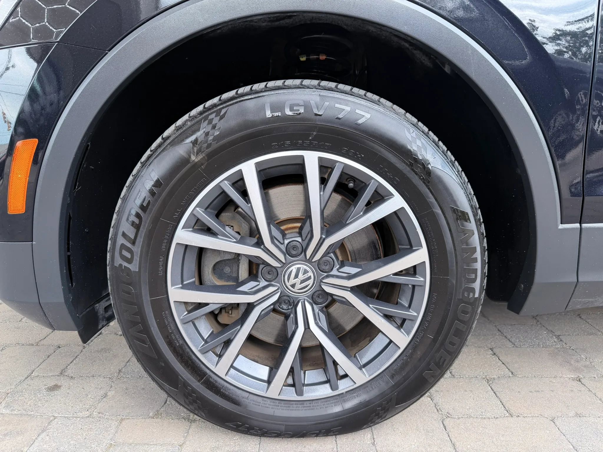 Used 2020 Volkswagen Tiguan SE w/ Panoramic Sunroof Package FWD image 45