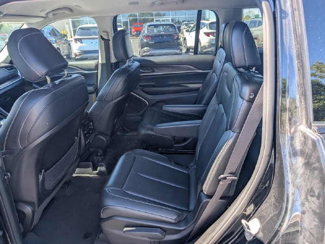 Used 2023 Jeep Grand Cherokee L Limited AWD/4WD image 9