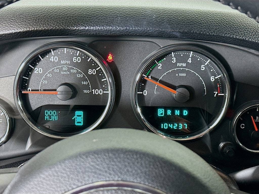 Used 2013 Jeep Wrangler Unlimited Sahara image 12