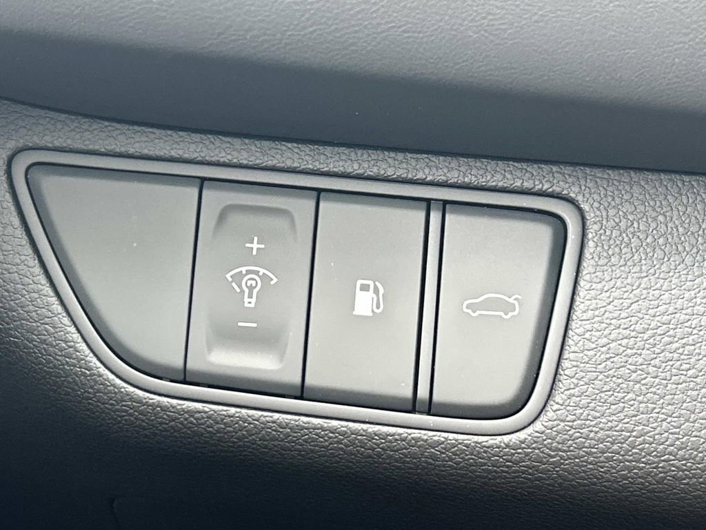 New 2026 Genesis G70 2.5T Prestige image 30