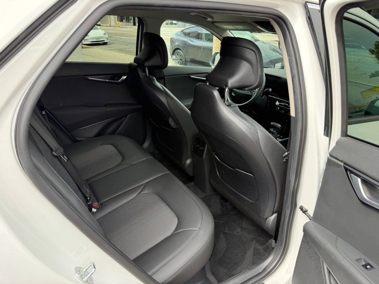 Used 2024 Kia Niro EX FWD image 27