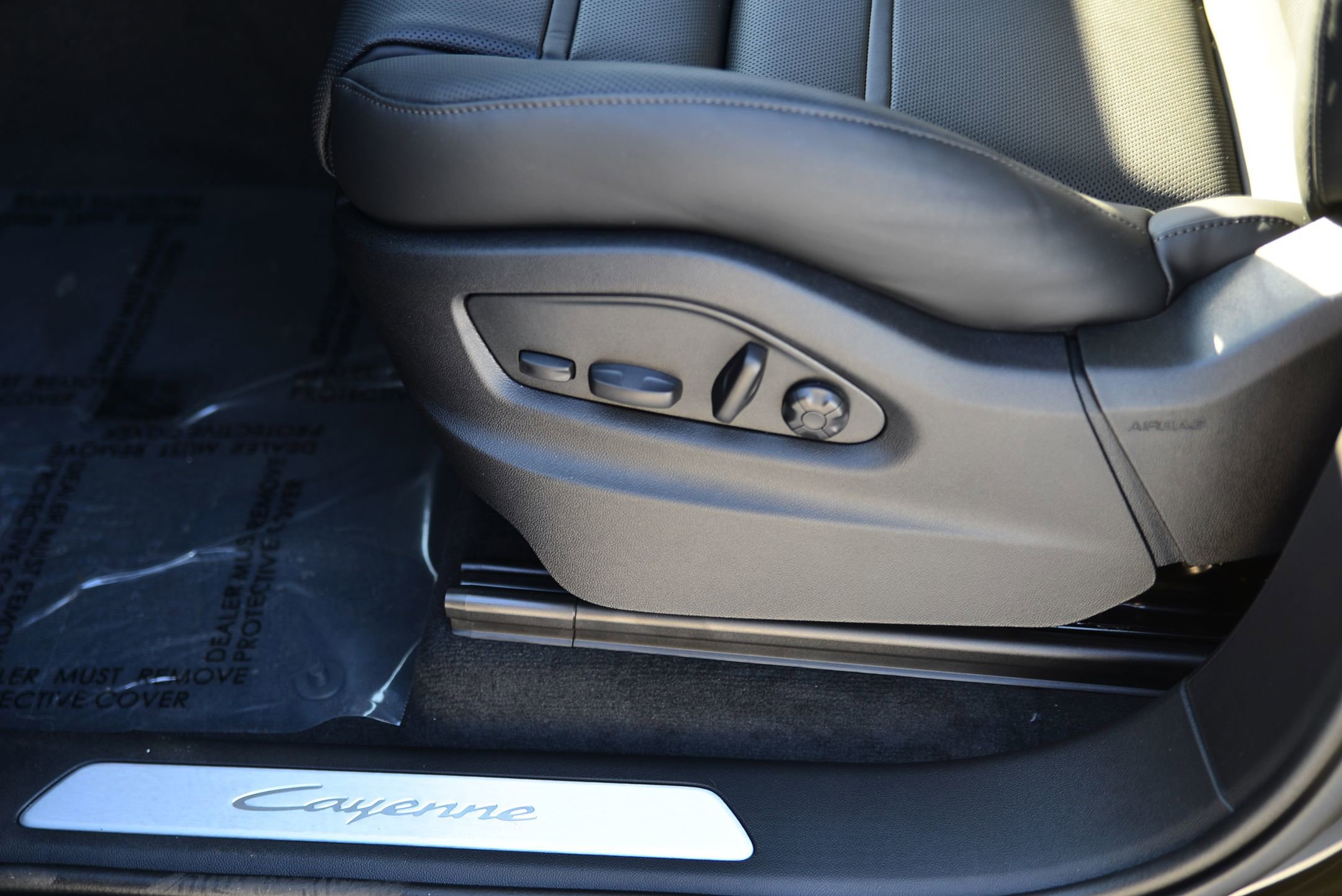 Certified 2026 Porsche Cayenne Coupe image 28