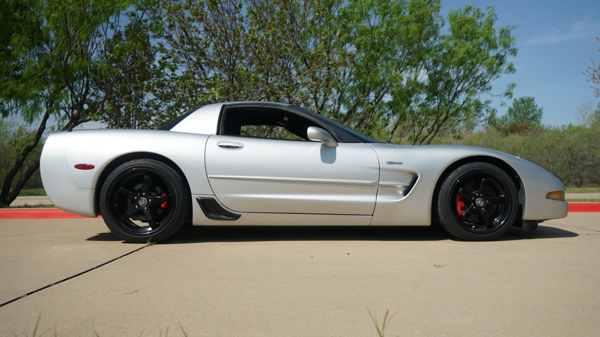 Used 2003 Chevrolet Corvette Z06 w/ Memory Package, 3 Drivers RWD image 19
