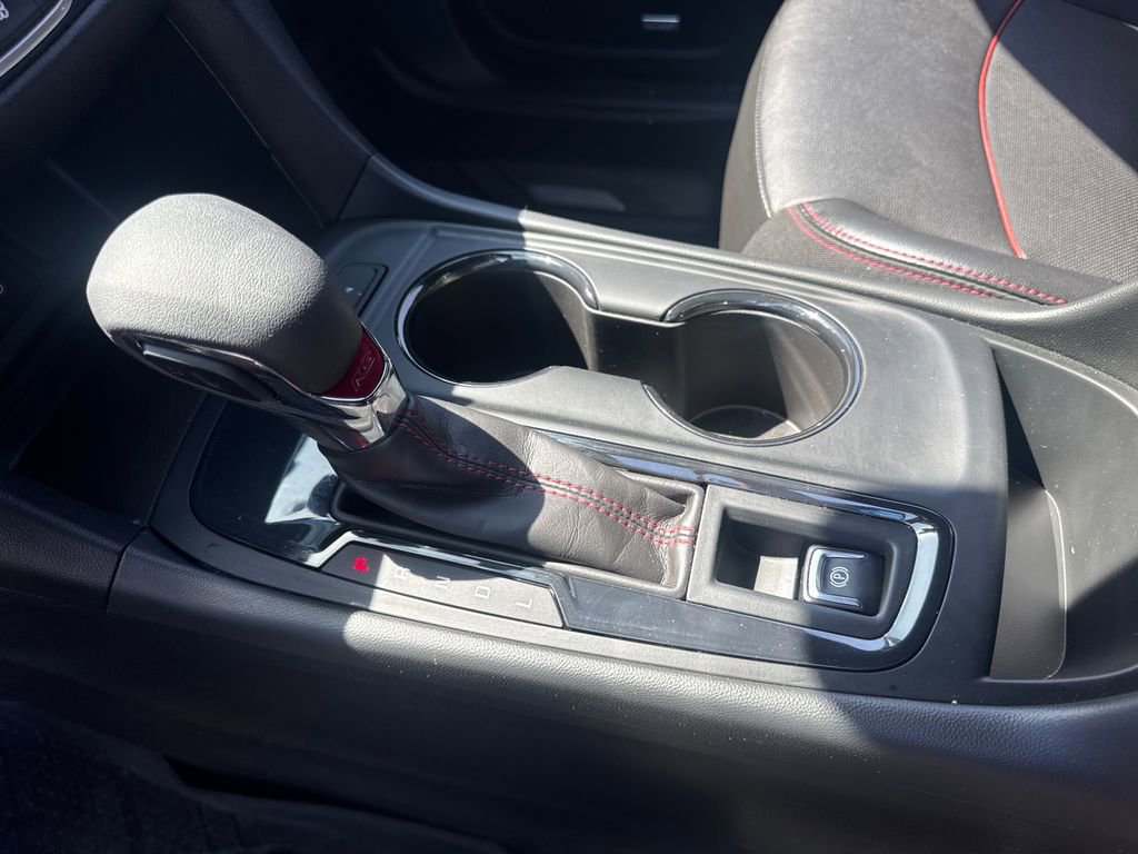 Used 2022 Chevrolet Equinox RS w/ RS Leather Package FWD image 18