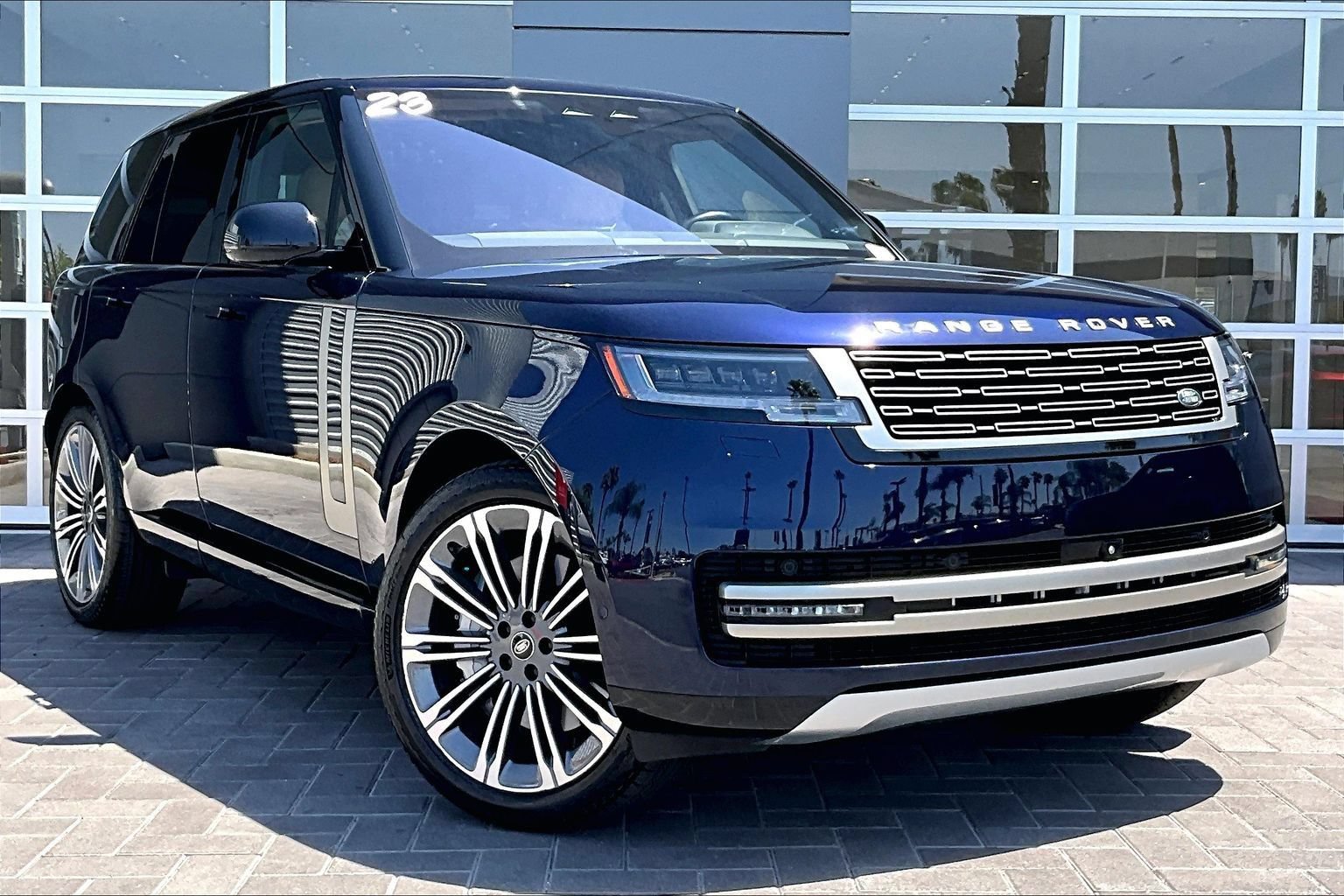 Certified 2023 Land Rover Range Rover SE AWD/4WD image 3