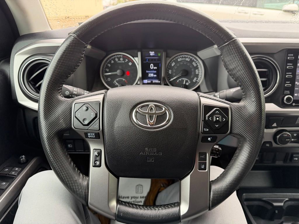 Certified 2022 Toyota Tacoma SR5 AWD/4WD image 12