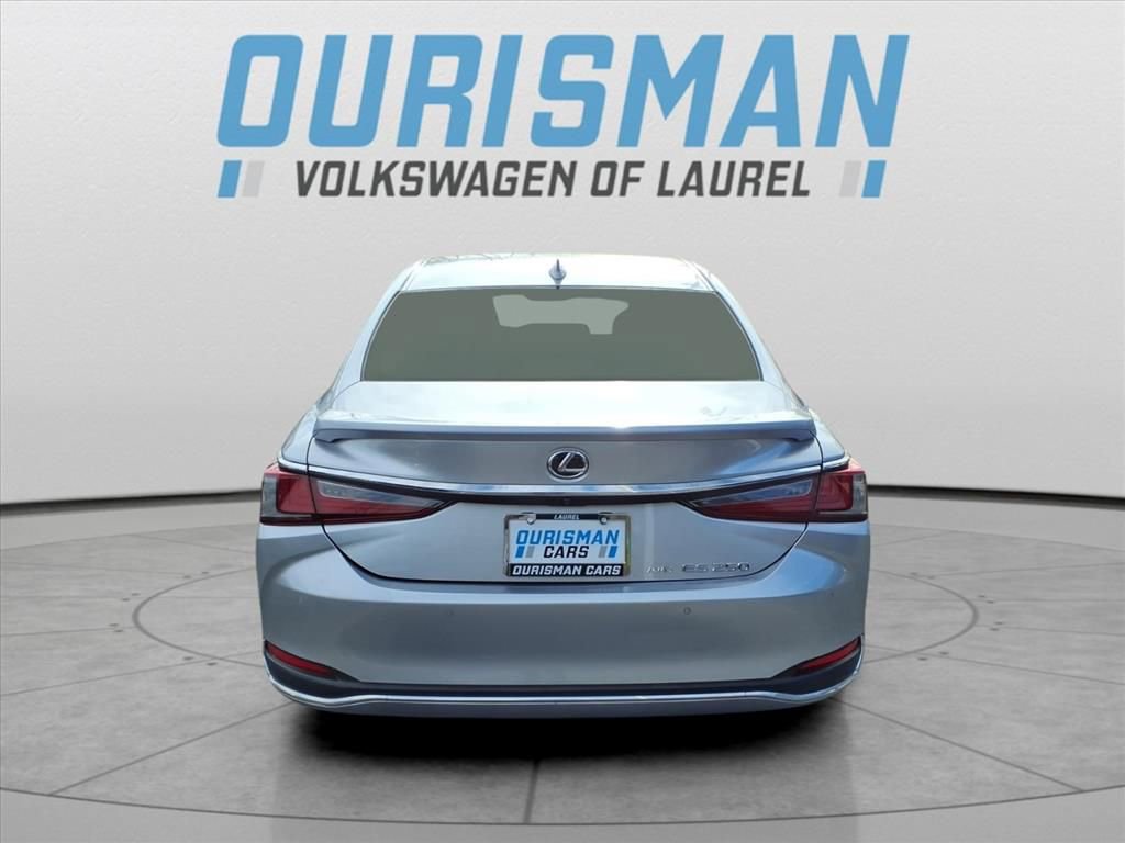 Used 2023 Lexus ES 250 w/ Premium Package image 3