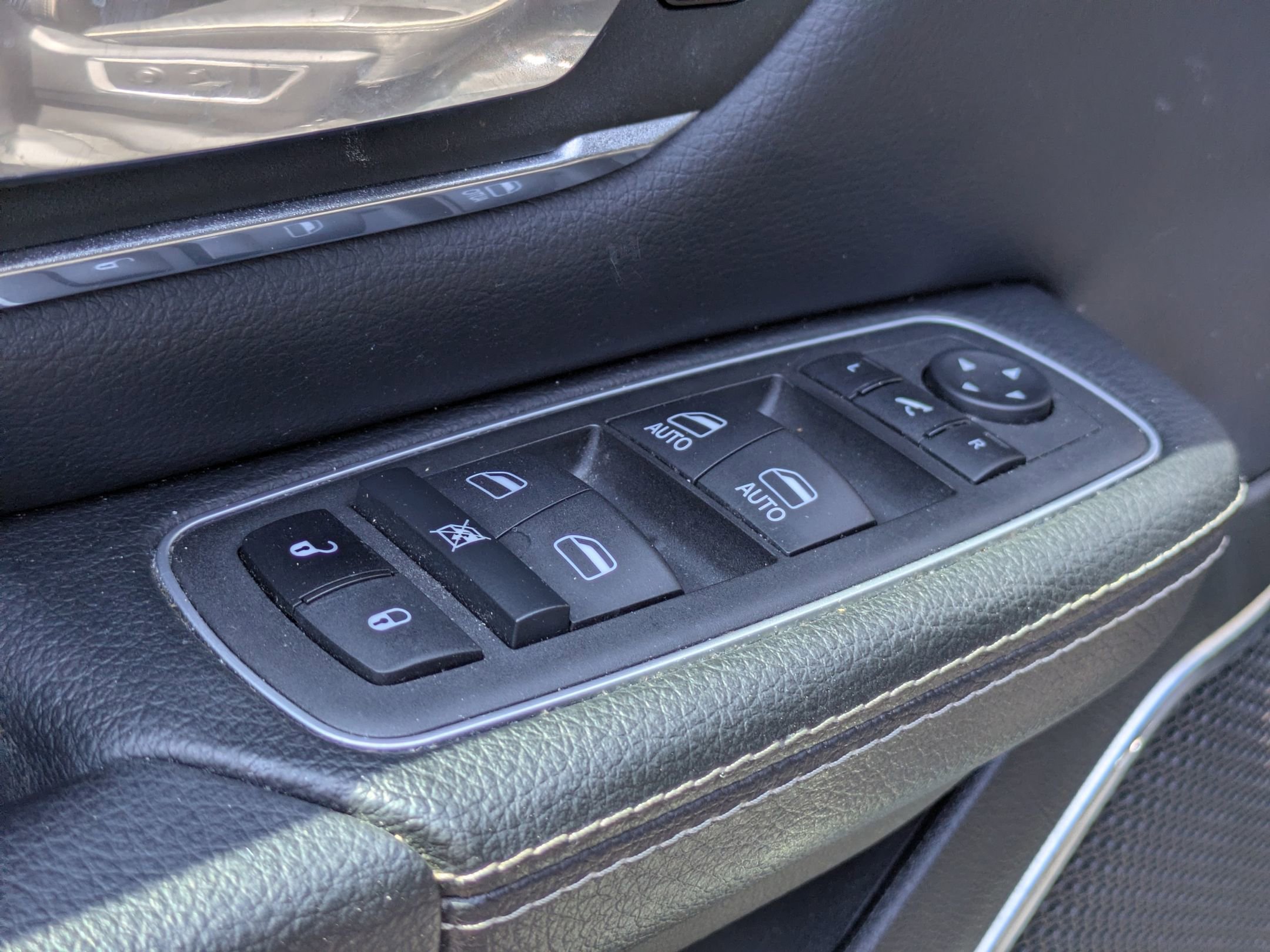 Used 2022 RAM 1500 Laramie w/ Sport Appearance Package AWD/4WD image 11