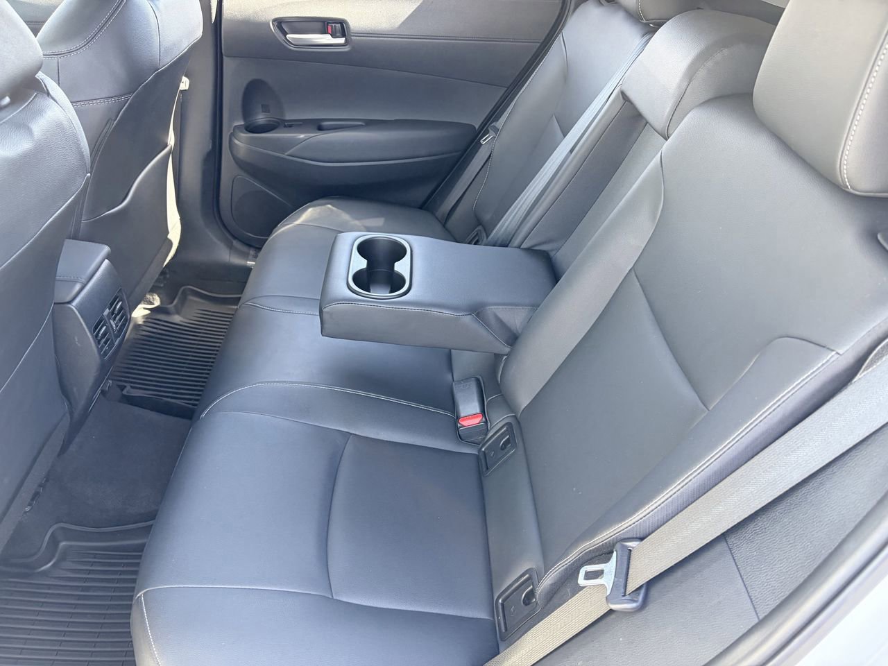 Used 2024 Toyota Corolla Cross XLE w/ Convenience Package image 17