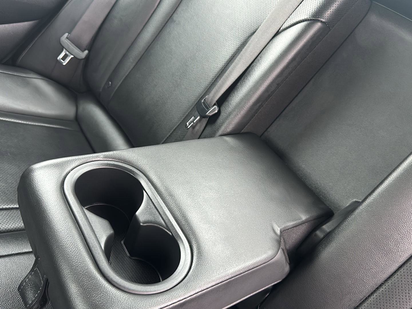 Used 2025 Hyundai Elantra Limited image 13