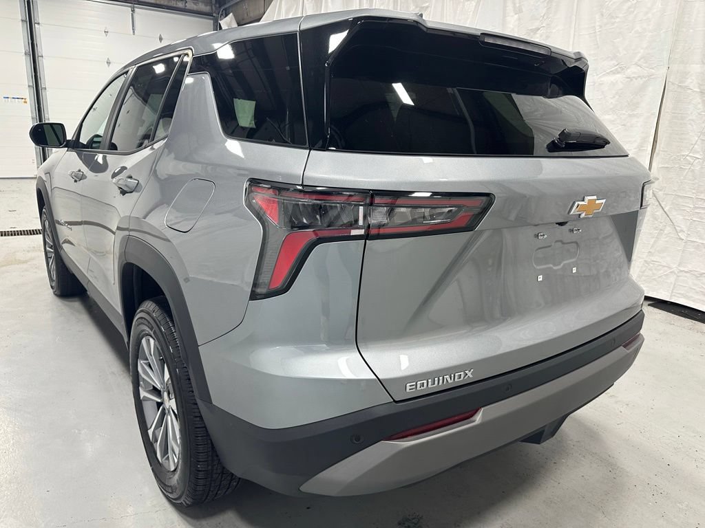 Used 2026 Chevrolet Equinox LT FWD image 5