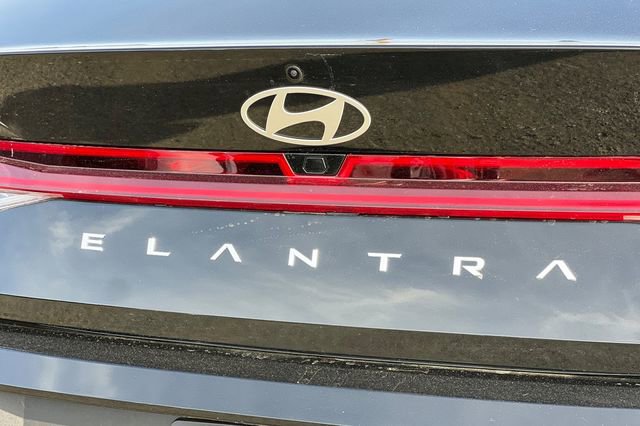 New 2026 Hyundai Elantra Blue image 9