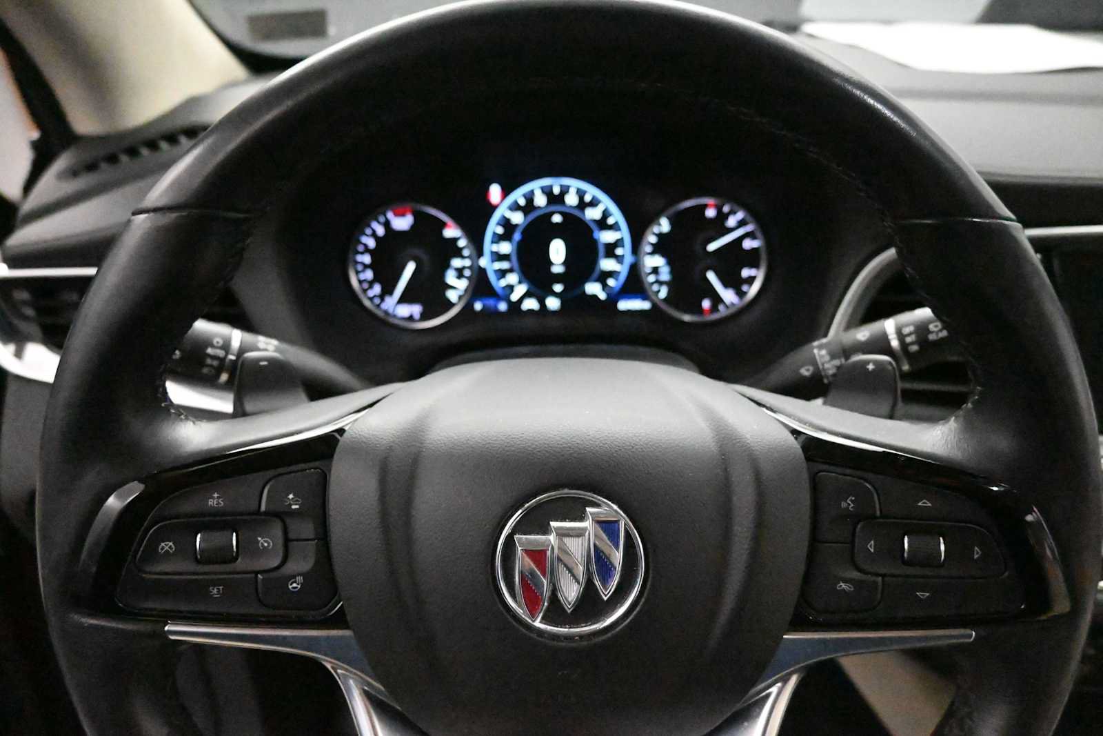 Used 2024 Buick Enclave Avenir w/ Avenir Technology Package AWD/4WD image 12