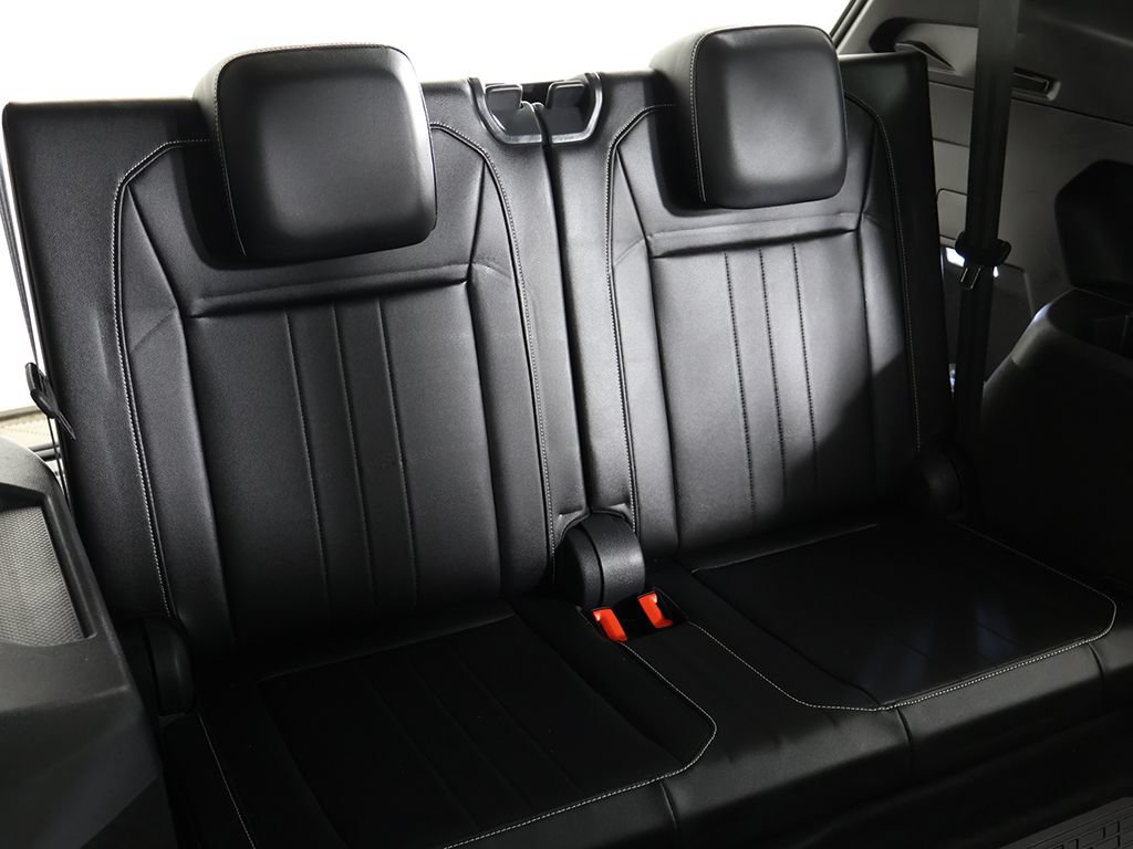 Used 2024 Volkswagen Tiguan SE R-Line FWD image 38