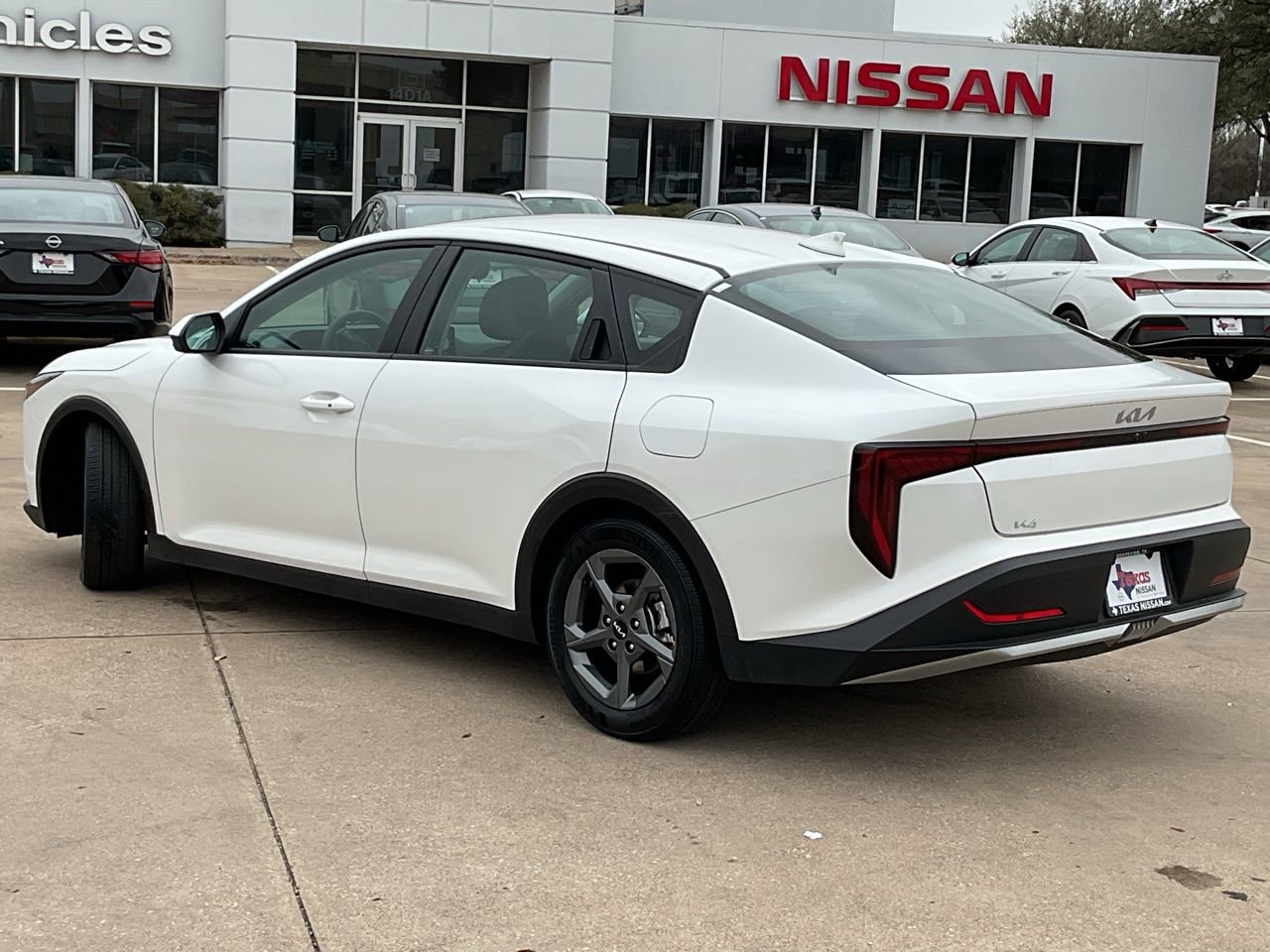 Used 2025 Kia K4 LXS image 7