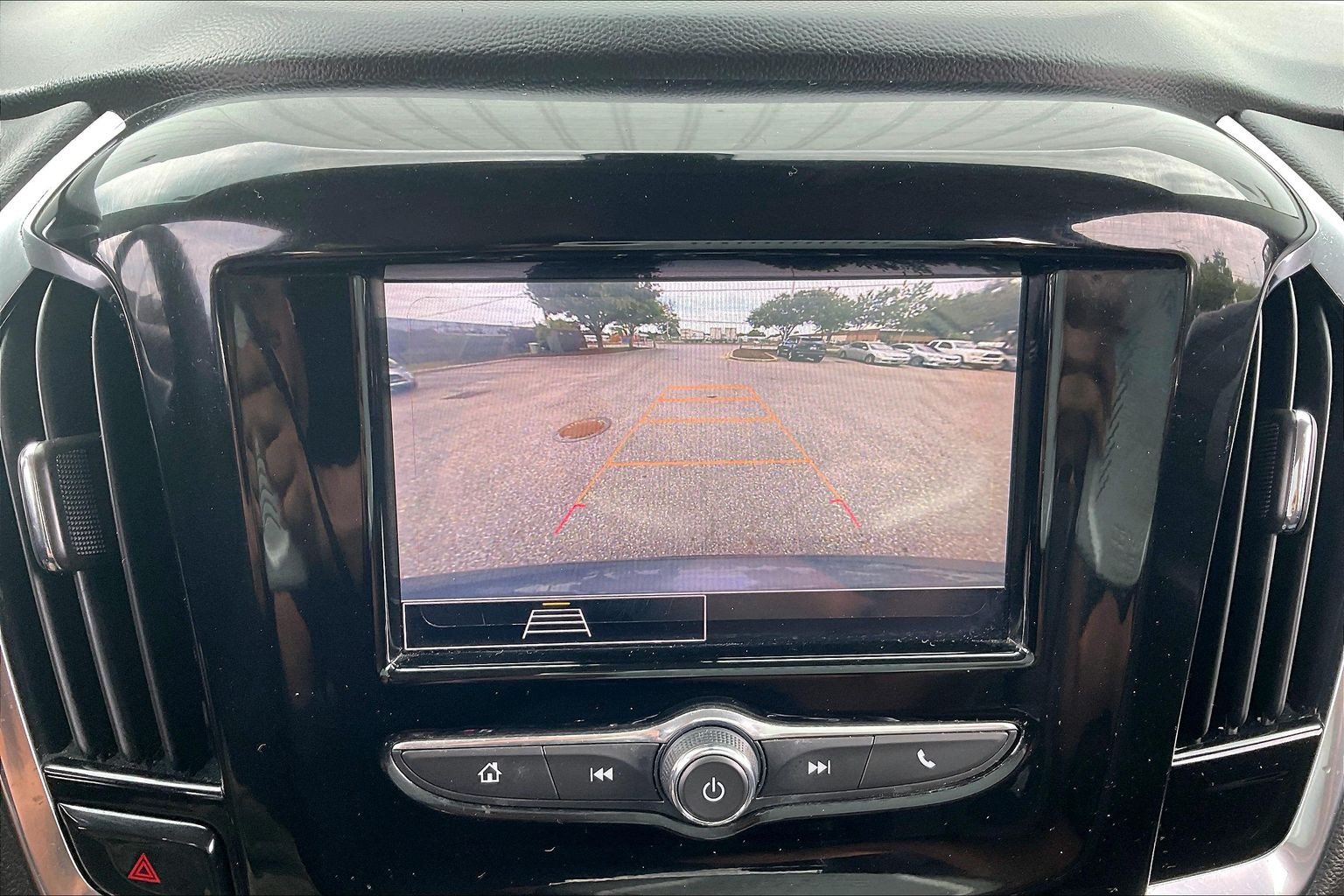 Used 2020 Chevrolet Traverse LS FWD image 26