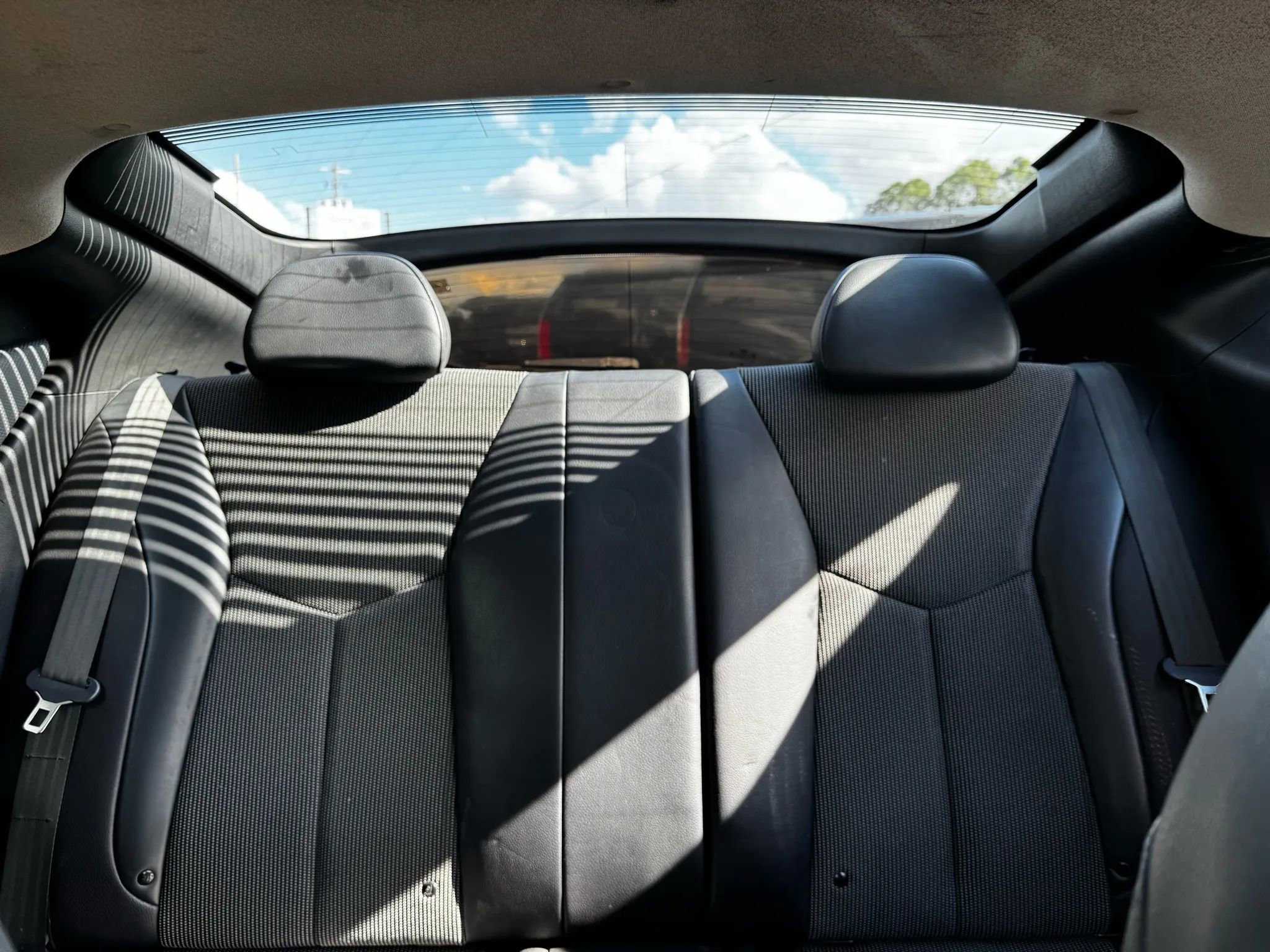 Used 2012 Hyundai Veloster w/ Style Pkg image 12