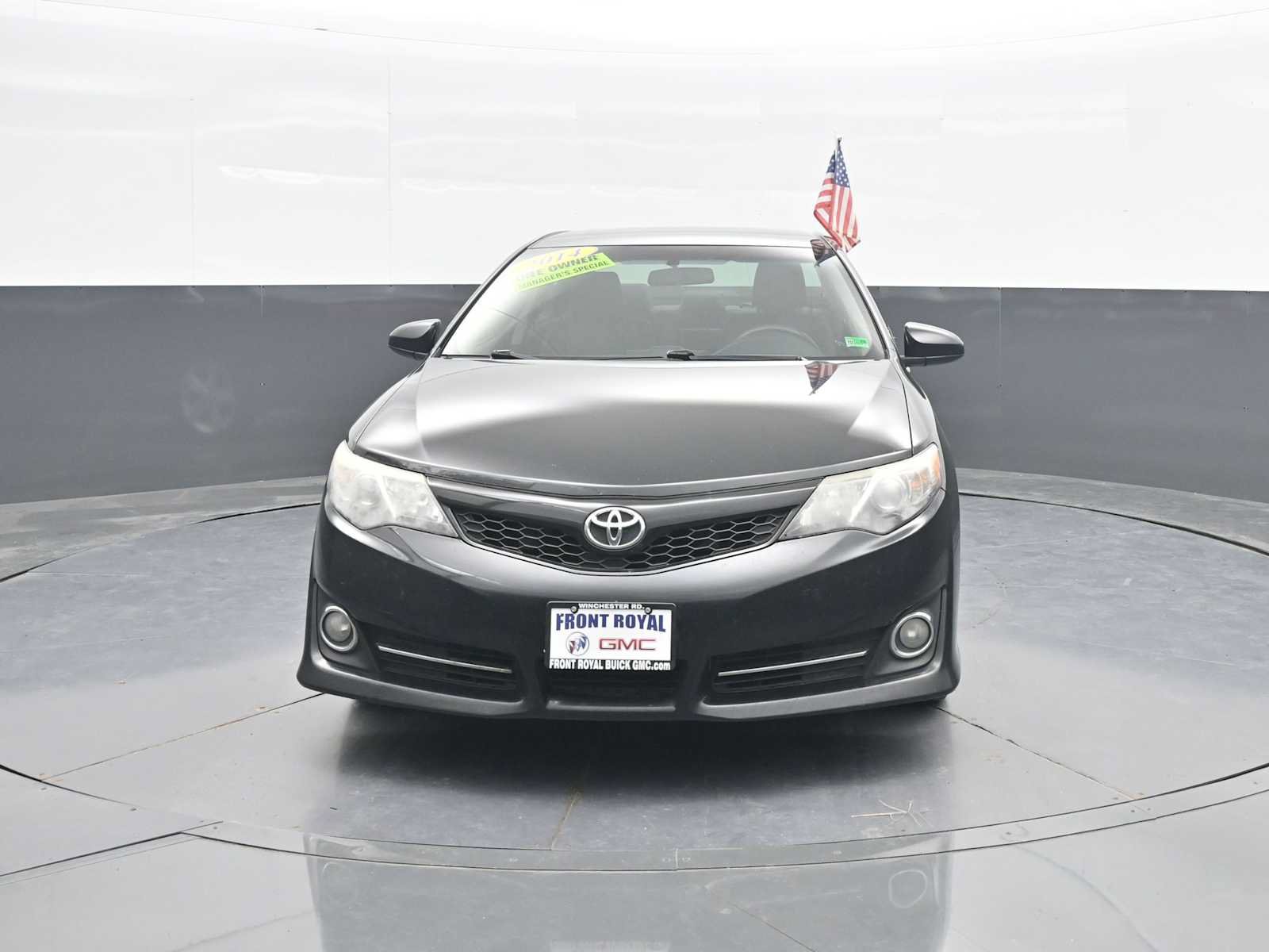 Used 2014 Toyota Camry SE FWD image 3