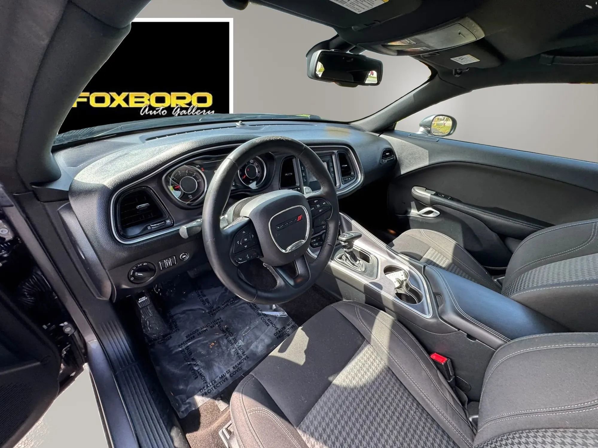 Used 2015 Dodge Challenger SXT w/ Super Sport Group (SS/T) image 11