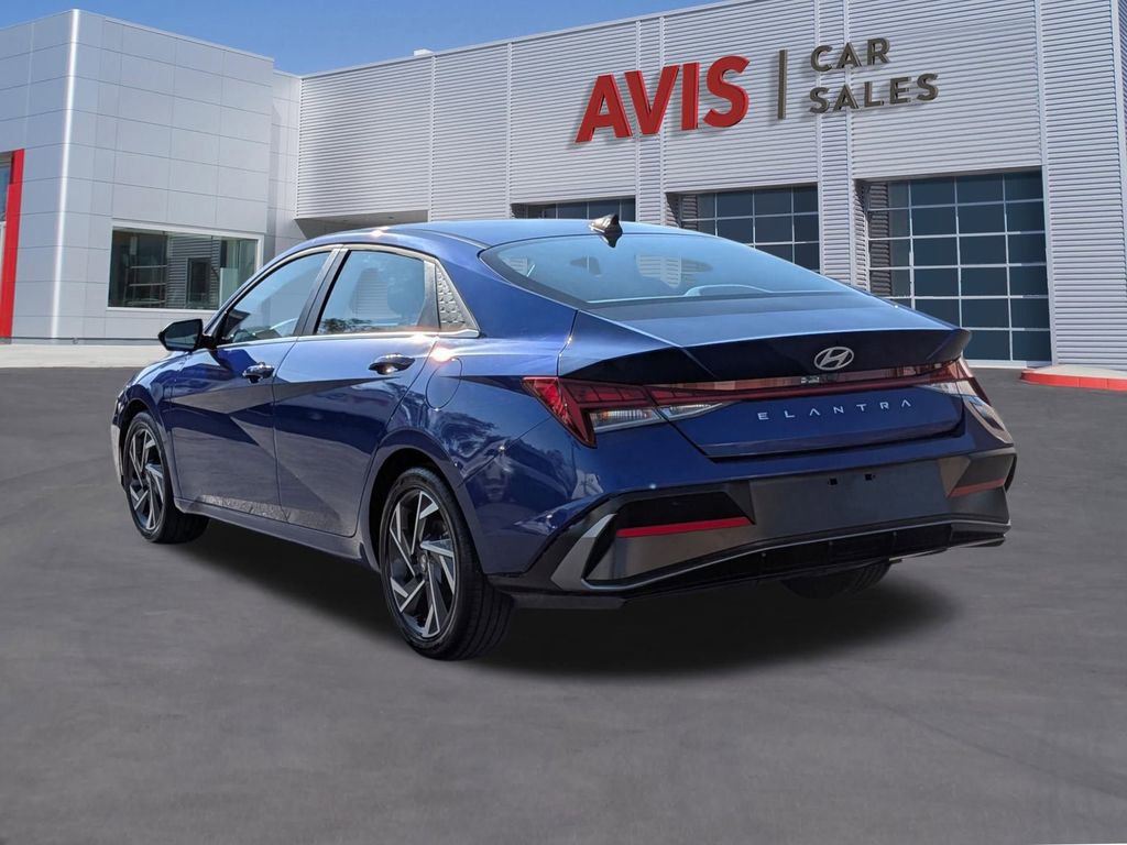 Used 2025 Hyundai Elantra SEL image 9