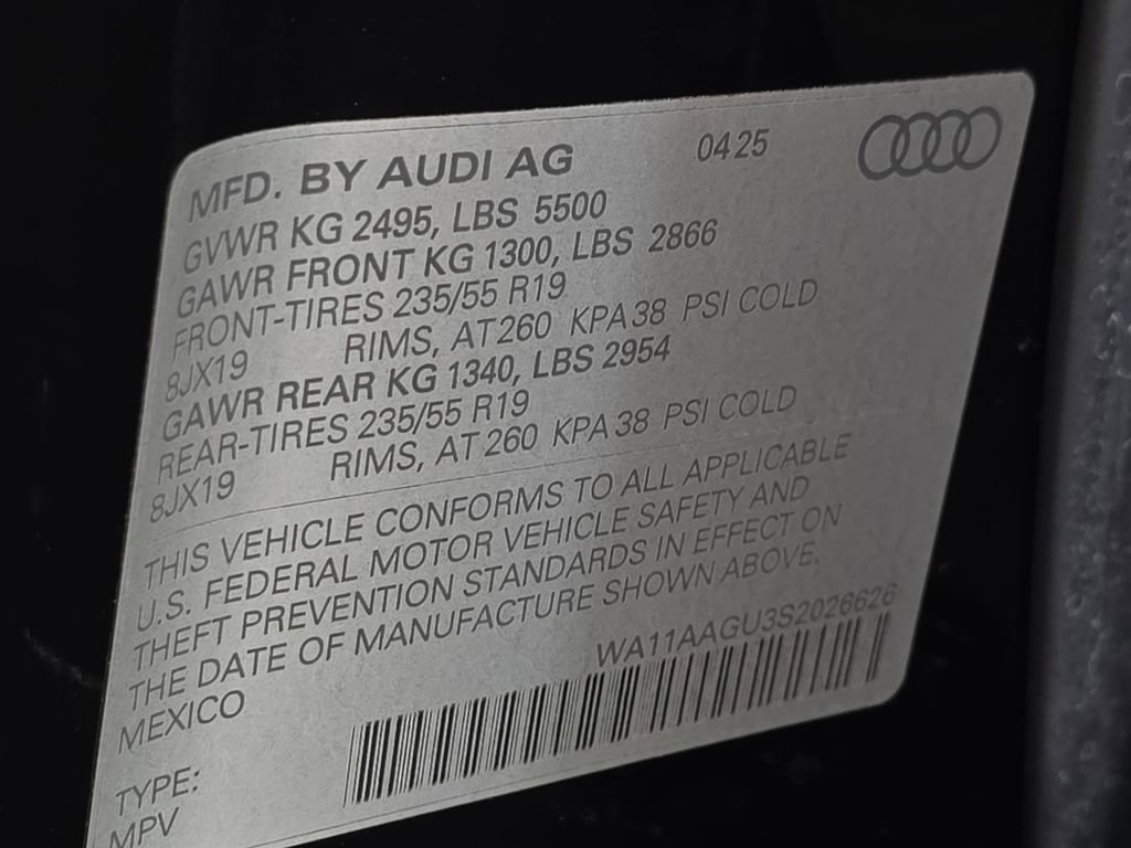 Used 2025 Audi Q5 Premium w/ Convenience Package image 39
