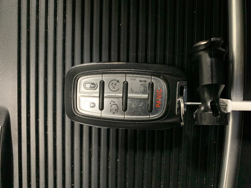 Used 2023 Chrysler Pacifica Touring-L w/ Uconnect Theater Family Group AWD/4WD image 35