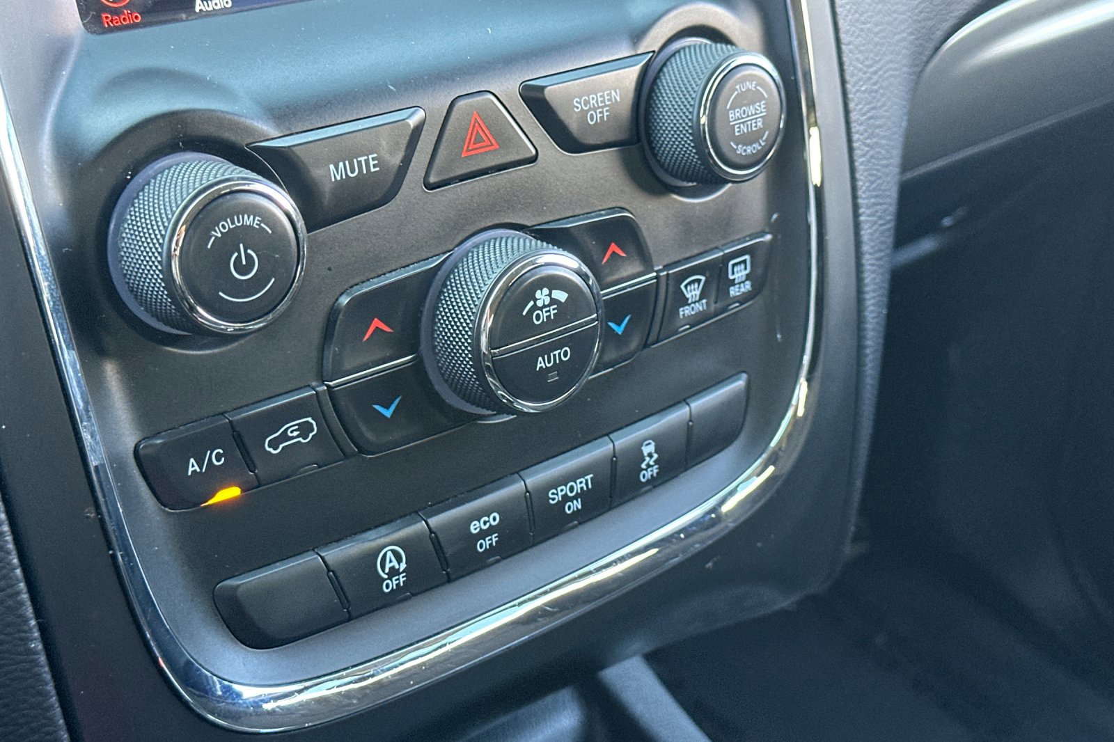 Used 2018 Dodge Durango SXT w/ Trailer Tow Group IV image 33