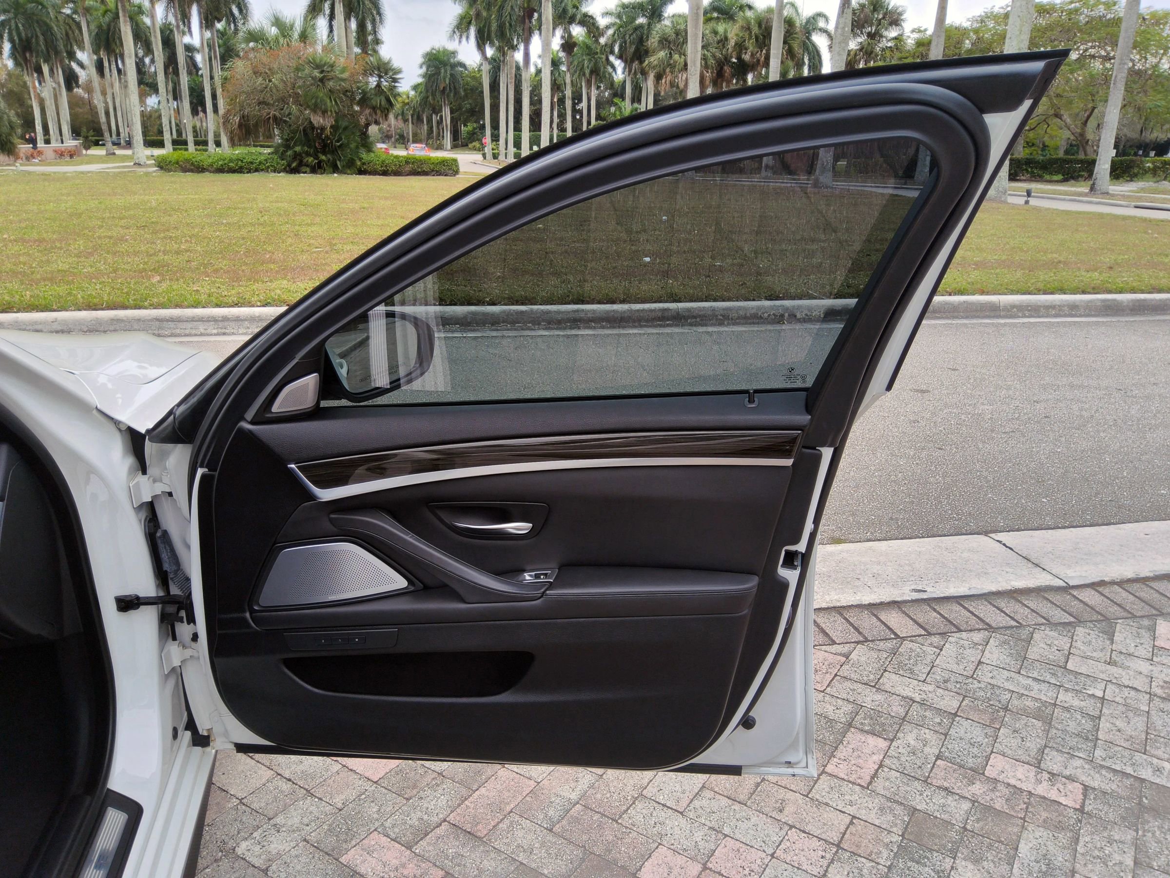 Used 2014 BMW M5 image 38