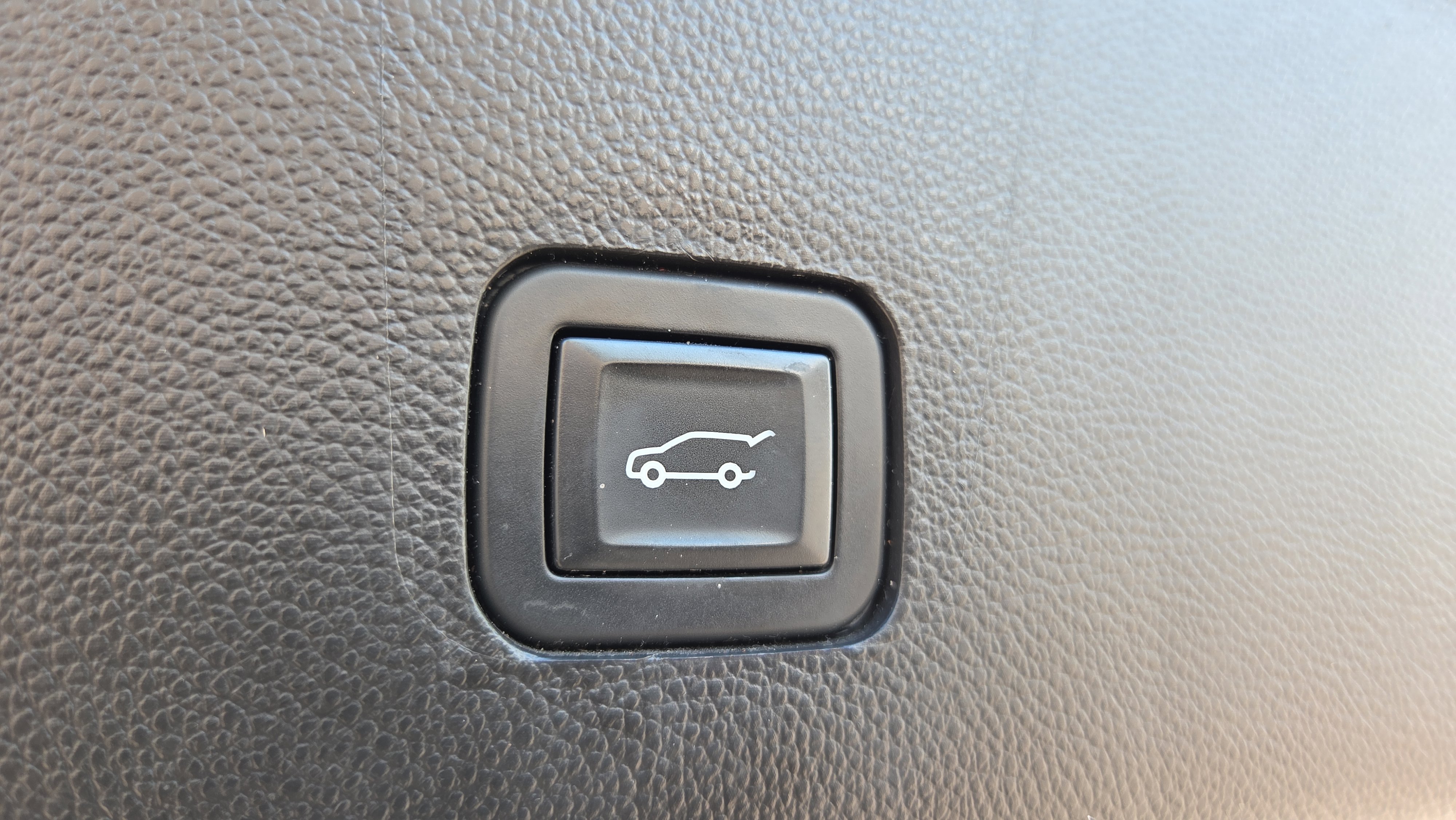 Used 2018 Chevrolet Traverse Premier image 21