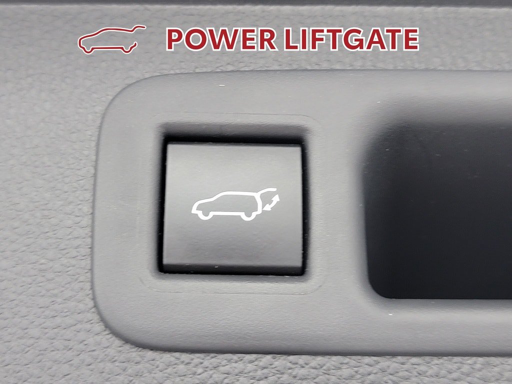 Used 2022 Toyota Highlander XLE AWD/4WD image 30