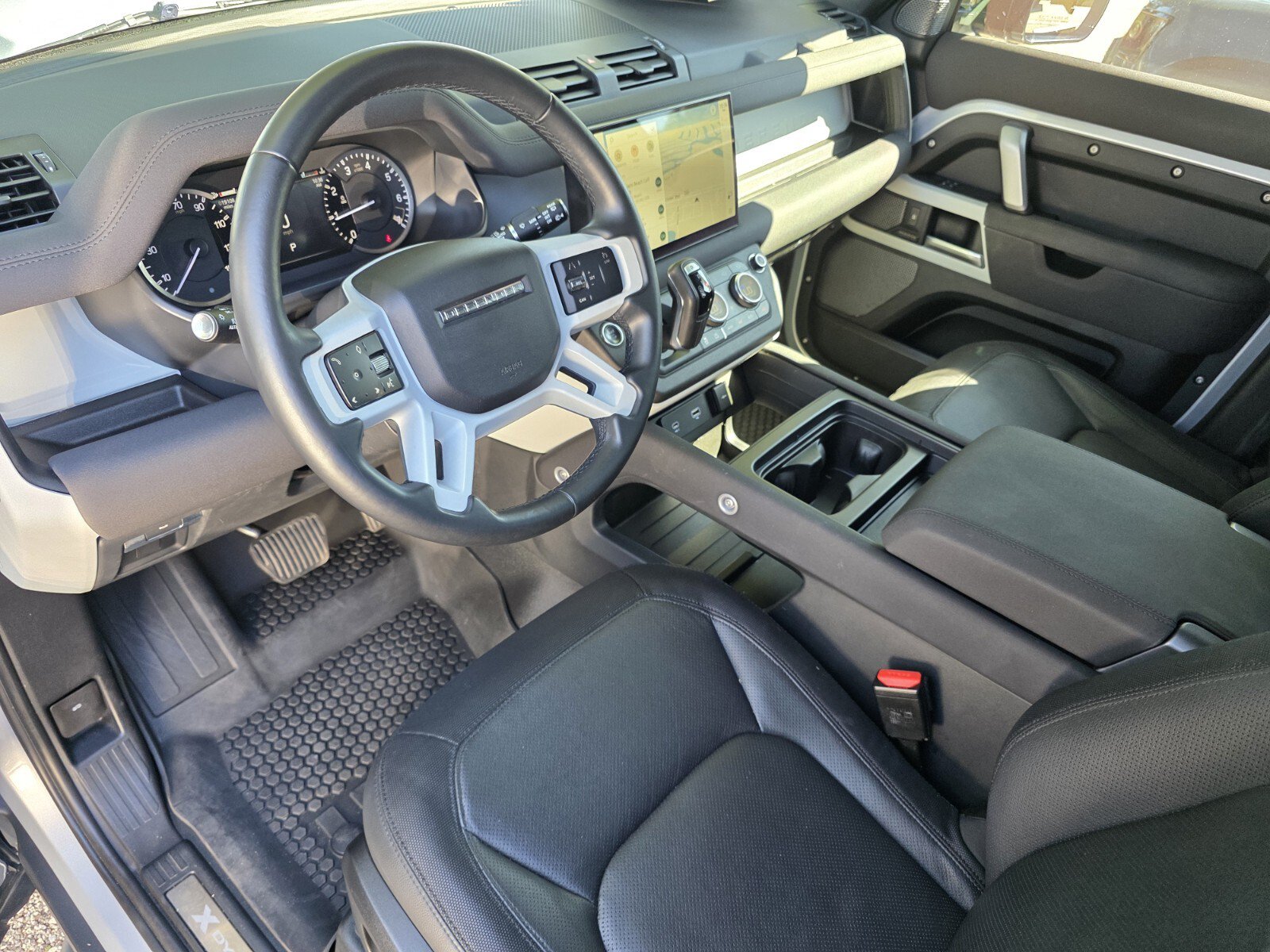 Used 2023 Land Rover Defender 110 X-Dynamic SE AWD/4WD image 11