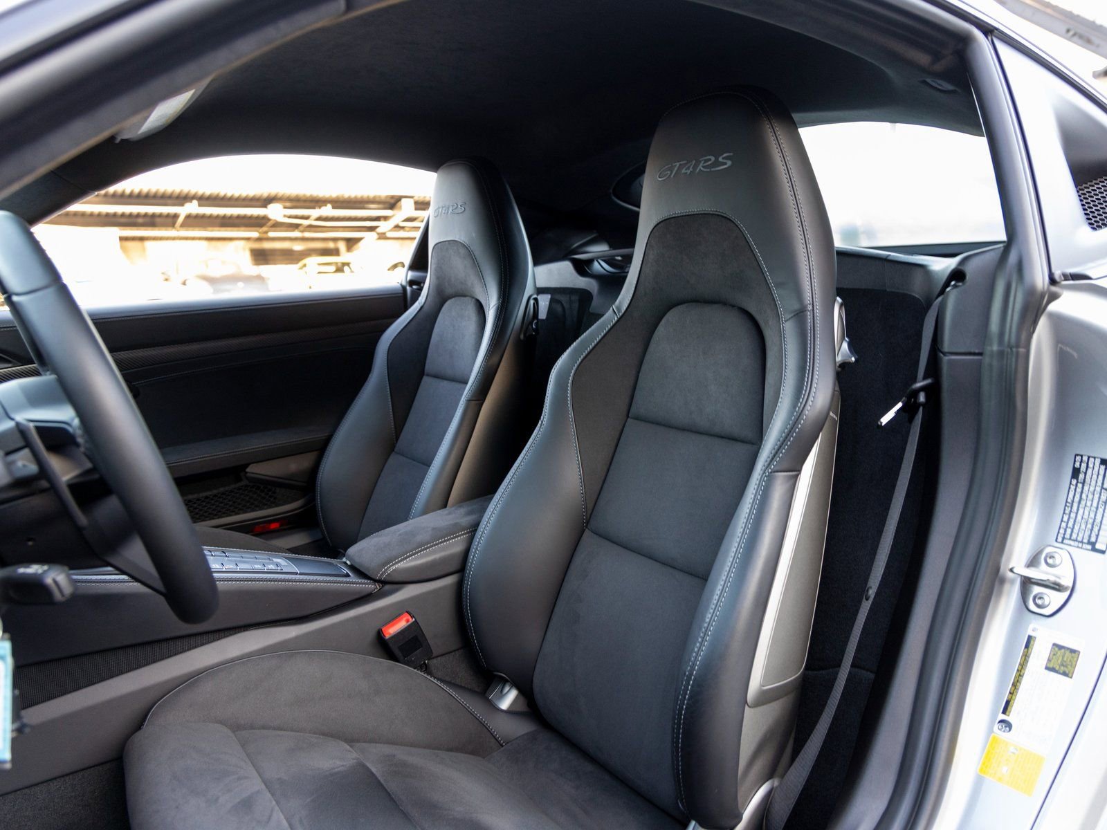 Certified 2025 Porsche 718 Cayman GT4 RS RWD image 5
