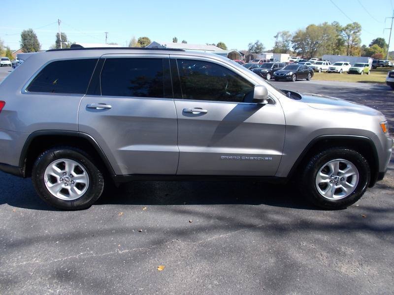 Used 2016 Jeep Grand Cherokee Laredo RWD image 12