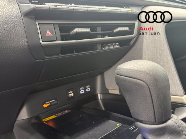 Used 2025 Toyota Camry LE FWD image 30