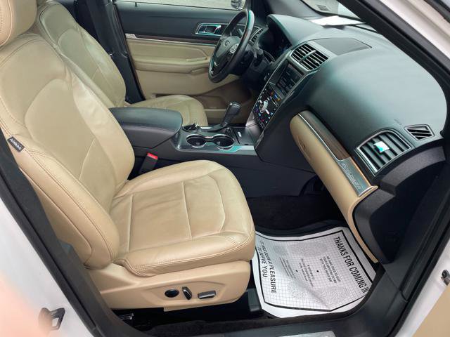 Used 2016 Ford Explorer Limited image 29