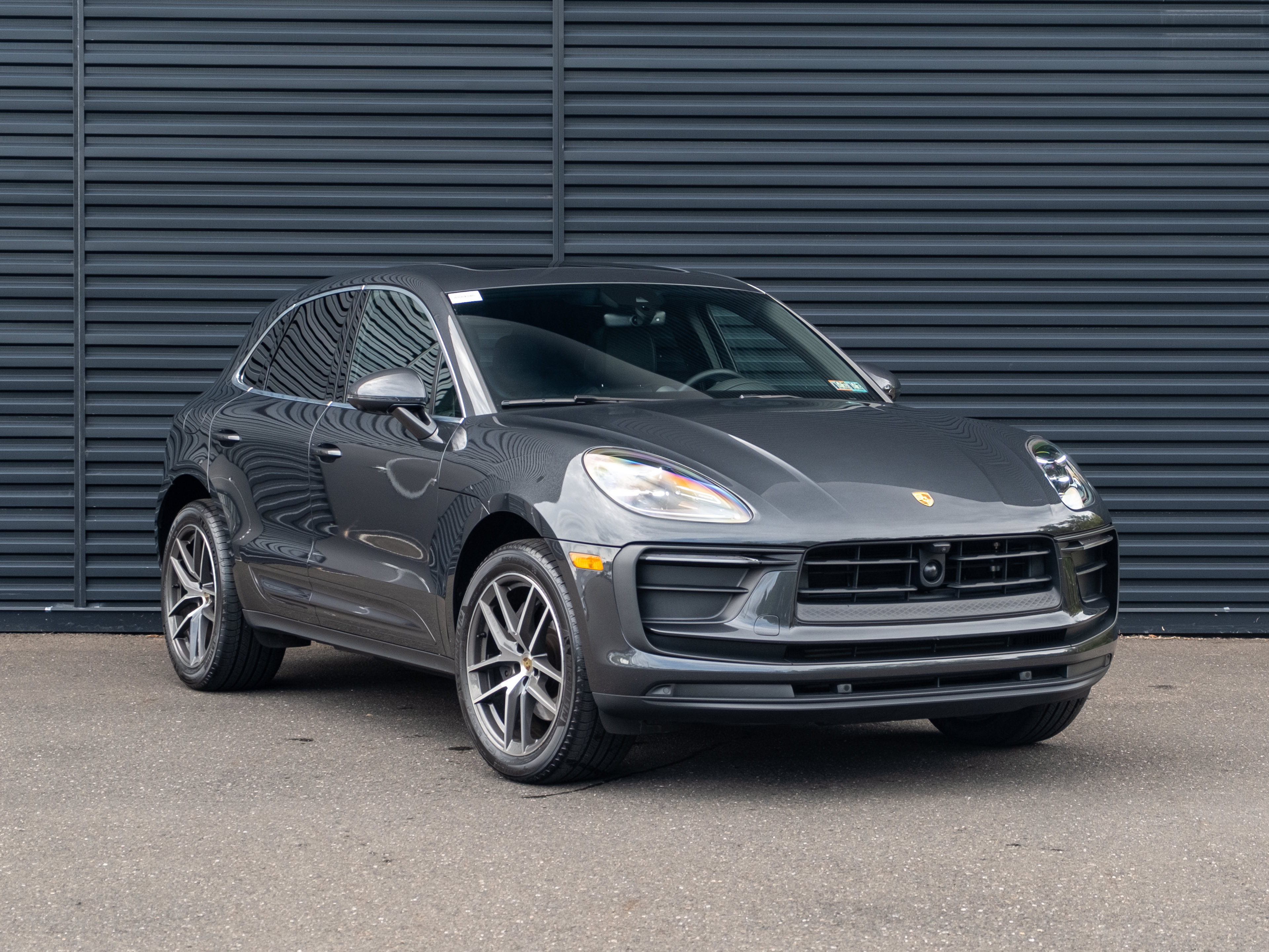 Certified 2023 Porsche Macan AWD/4WD image 10