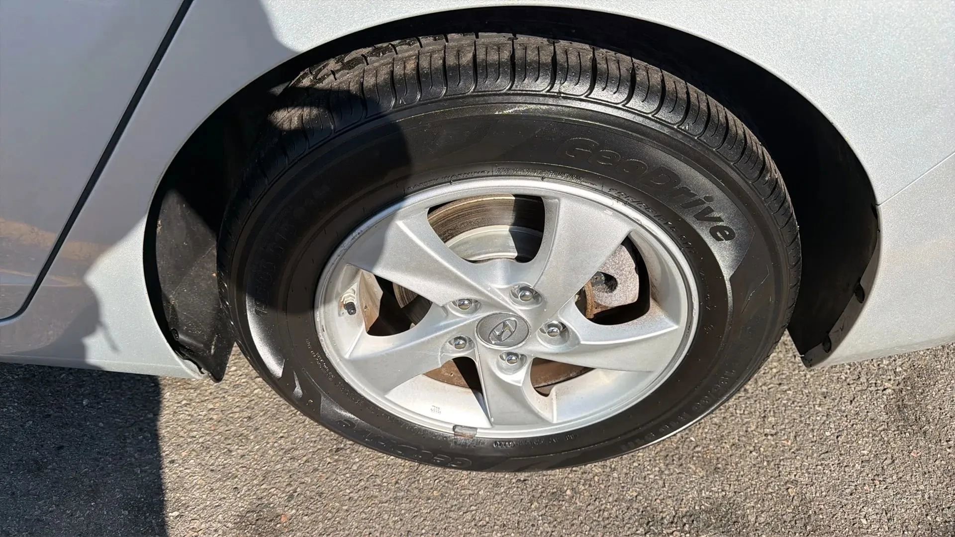 Used 2015 Hyundai Elantra SE FWD image 9