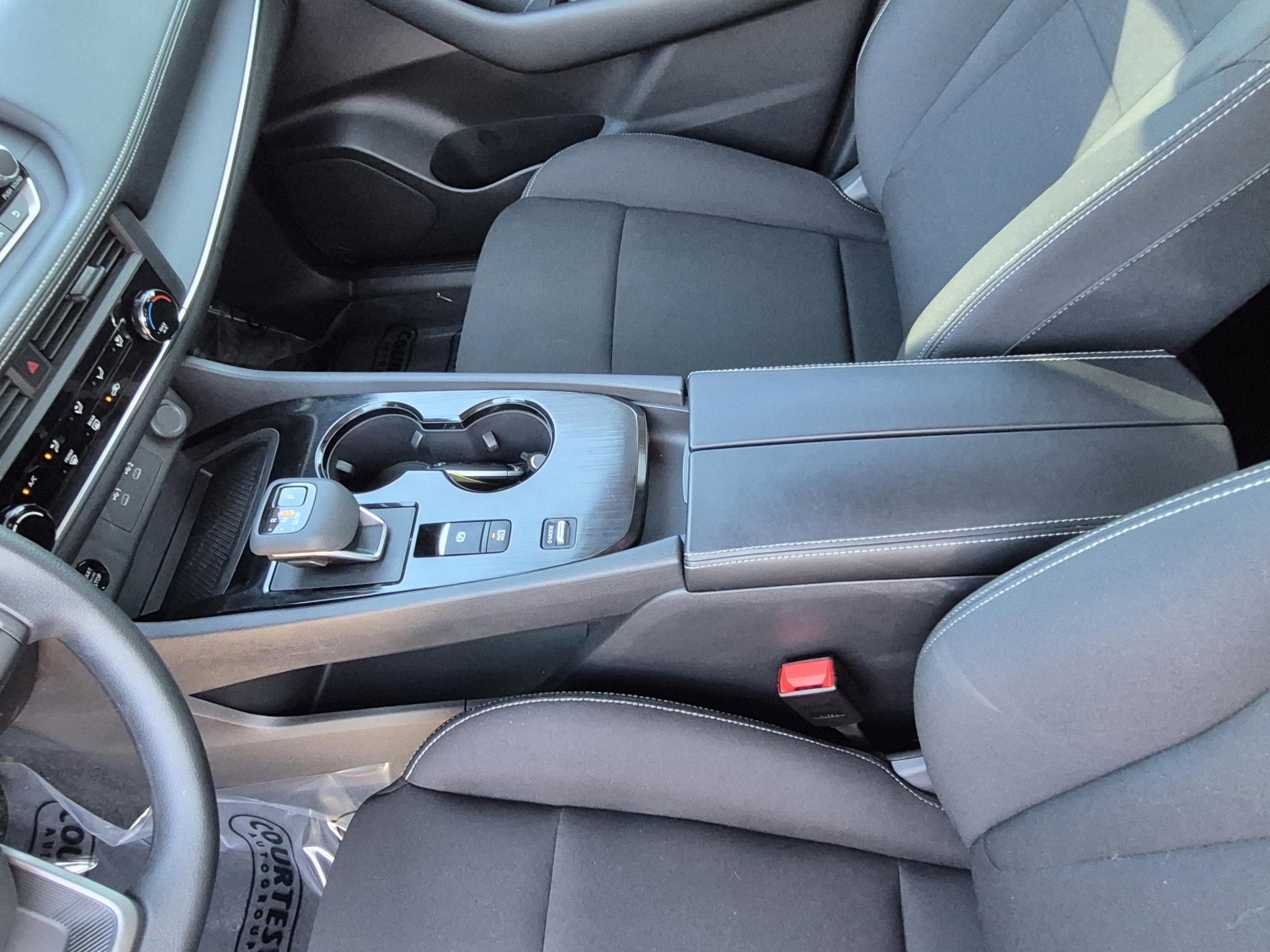 Certified 2025 Nissan Rogue S FWD image 21