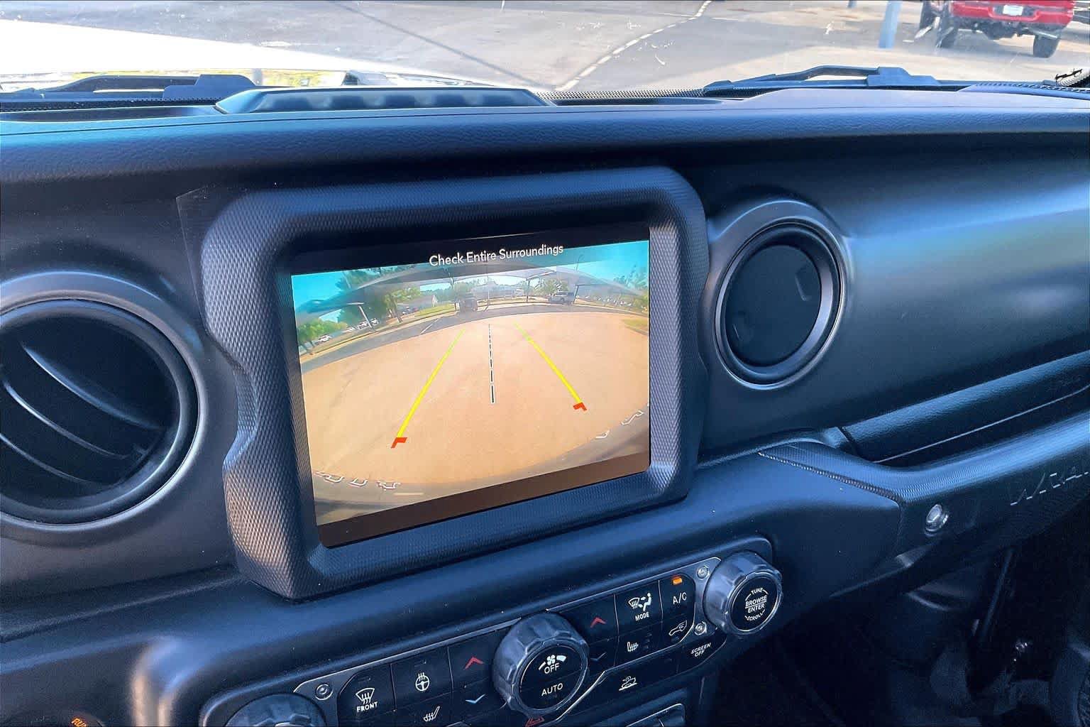 Used 2023 Jeep Wrangler Unlimited w/ Sun & Screen Package AWD/4WD image 26