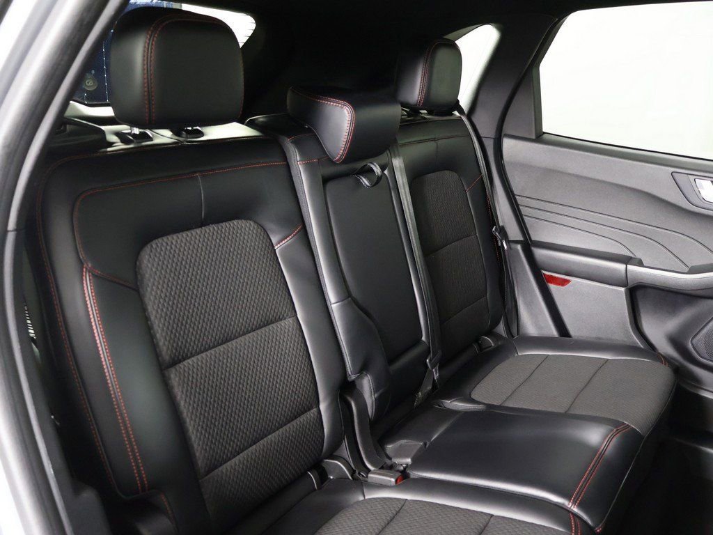 Used 2023 Ford Escape ST-Line w/ Tech Pack #1 image 32