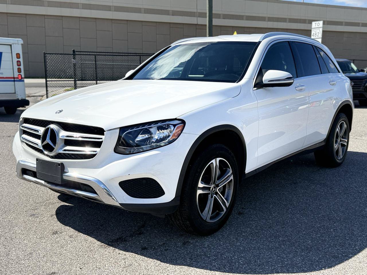 Used 2019 Mercedes-Benz GLC 300 w/ Premium Package image 16