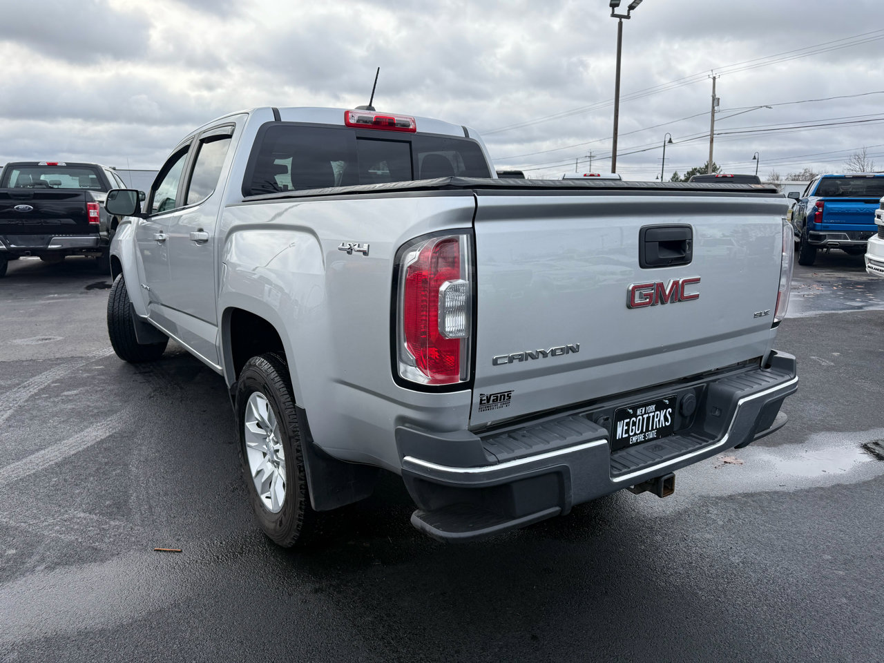 Used 2017 GMC Canyon SLE w/ SLE Convenience Package image 7