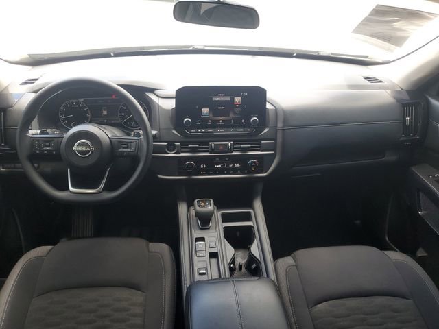 Certified 2025 Nissan Pathfinder S image 12