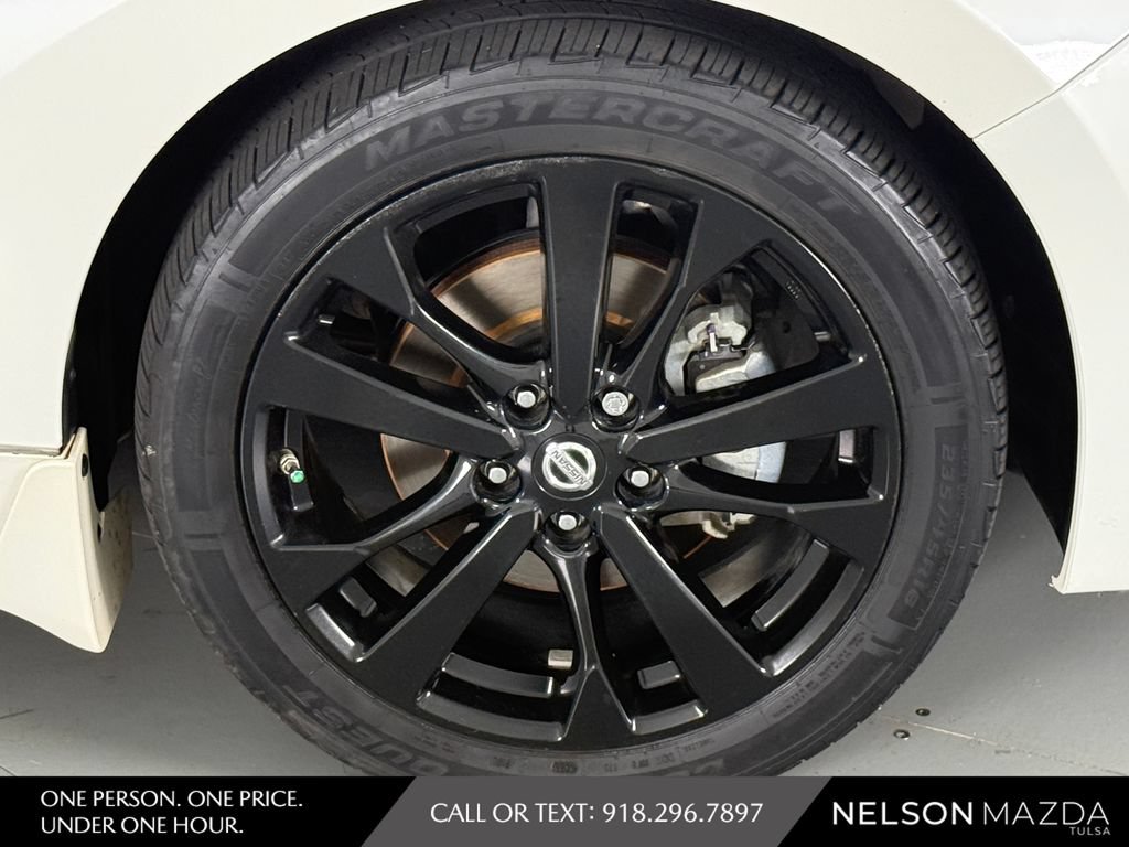 Used 2018 Nissan Altima 2.5 SR w/ SR Midnight Edition FWD image 16