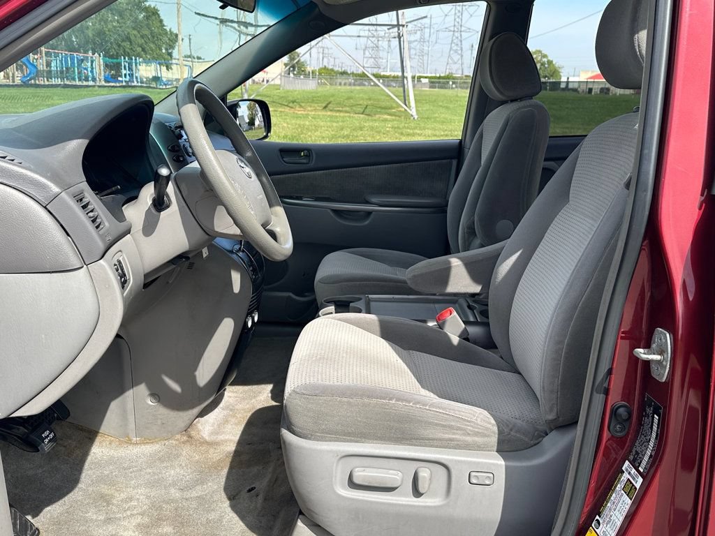 Used 2008 Toyota Sienna LE FWD image 8