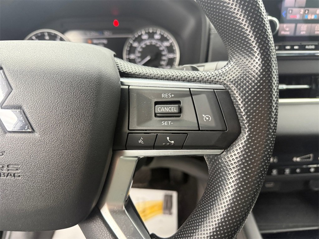 Used 2022 Mitsubishi Outlander ES image 33