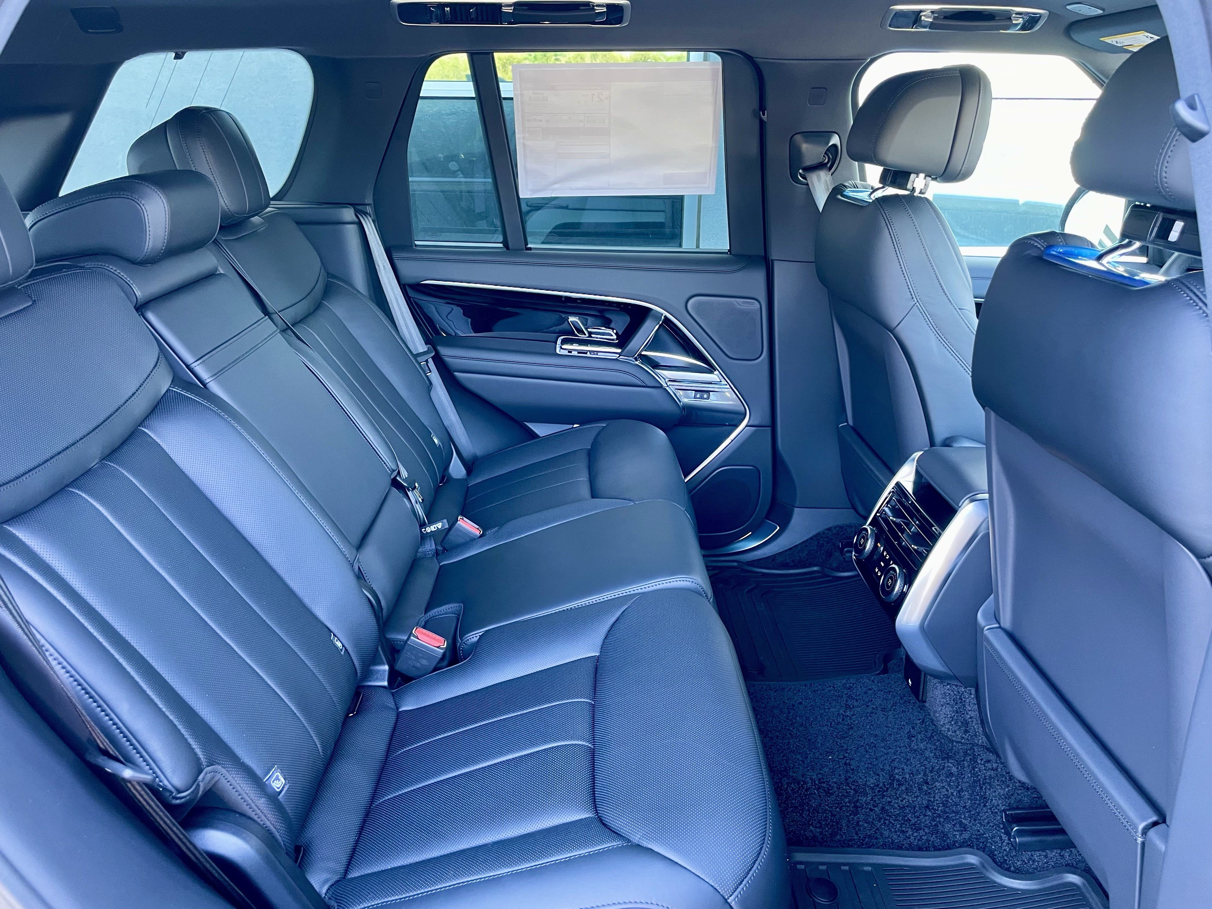 New 2026 Land Rover Range Rover SE AWD/4WD image 31